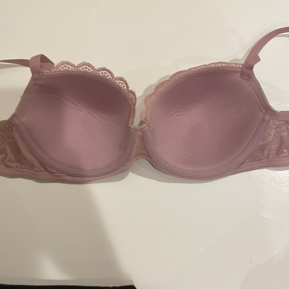 Victoria’s Secret 💖Bundle It!💖 Pink/Purple Bra with Lace Detail - Picture 5 of 7
